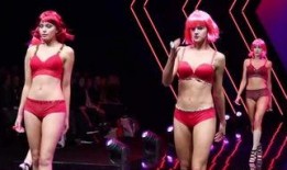 红发女郎在线观看,激情燃烧的青春岁月