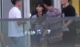 爆料沈月恋情视频播放在线观看,甜蜜互动引网友热议